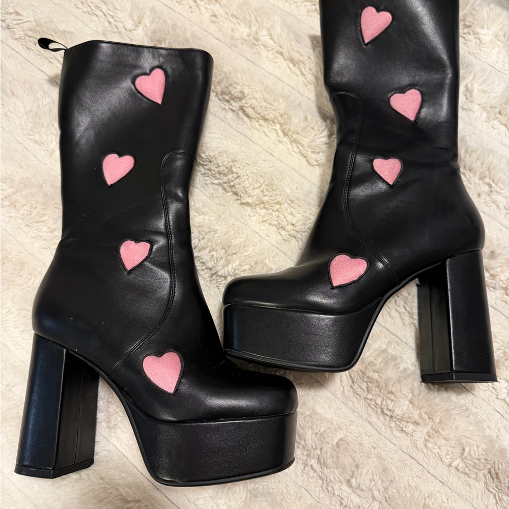 Dolls kill heart boots